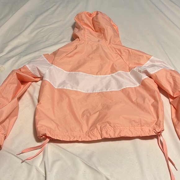 Darling Cropped Nike Windbreaker, size L - Picture 6 of 11